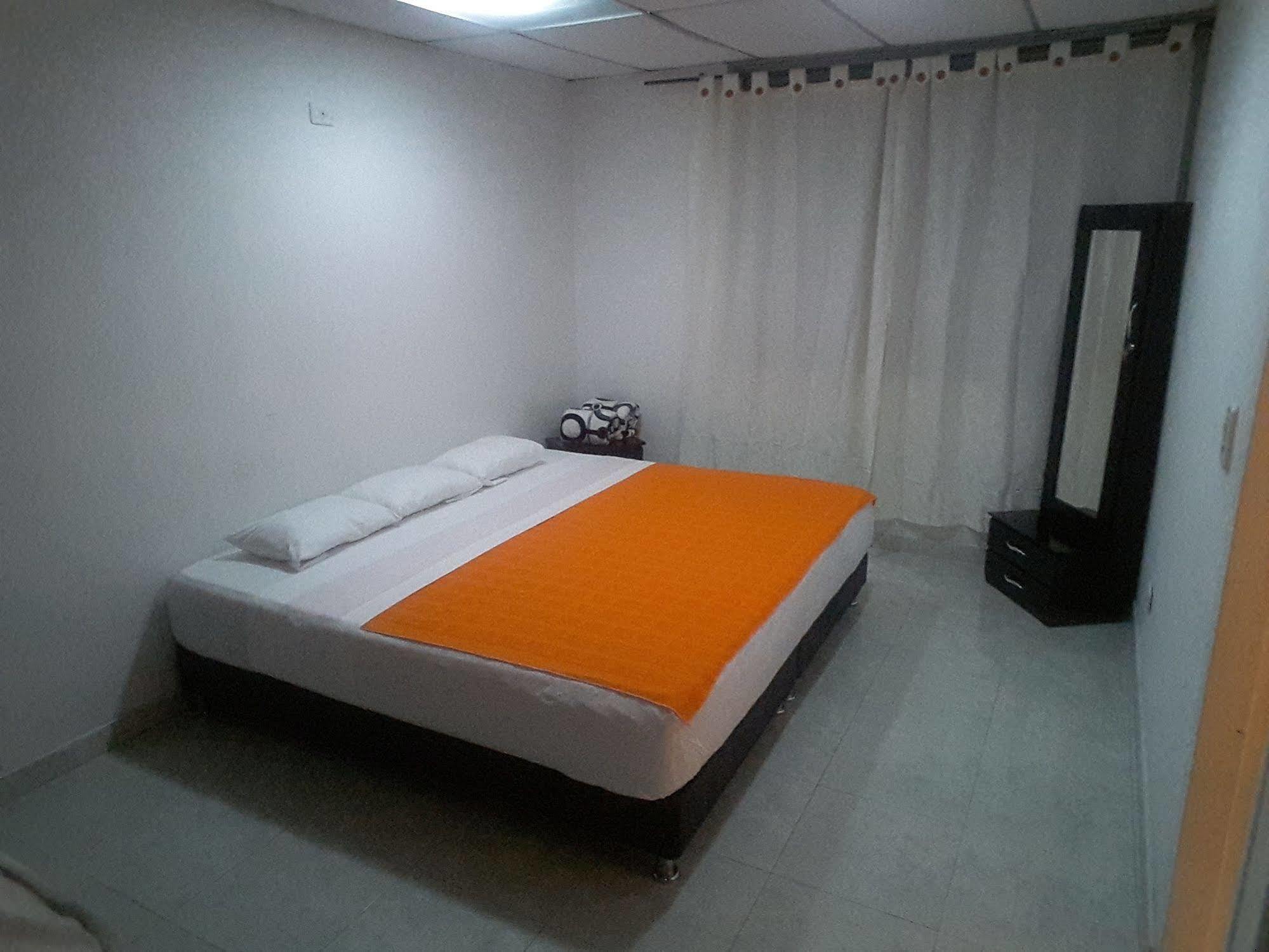 Hostal Deluxe Santander Manizales Exterior foto