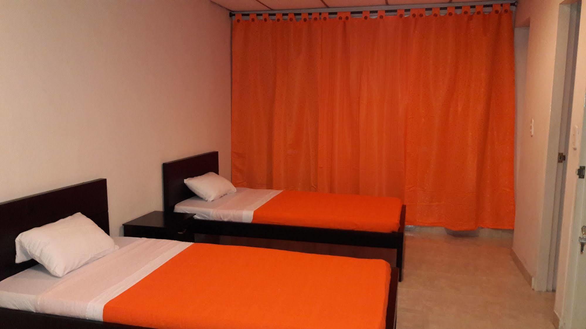 Hostal Deluxe Santander Manizales Exterior foto